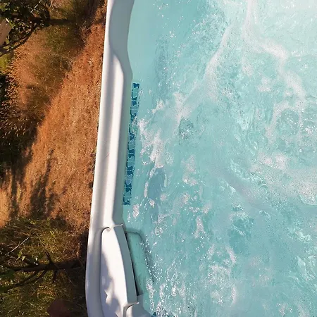 Luxury tent Bulle D'amour A 500 M De La